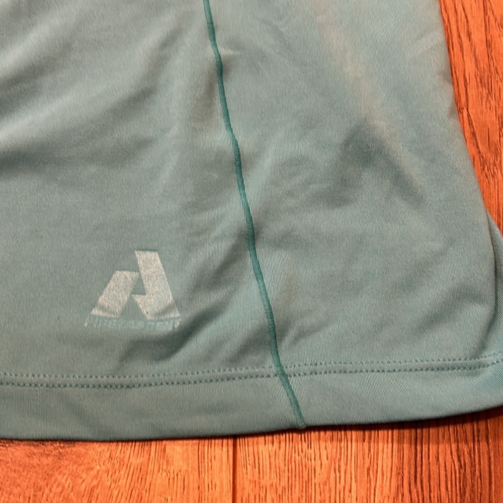 First Ascent tank - Picture 2 of 6